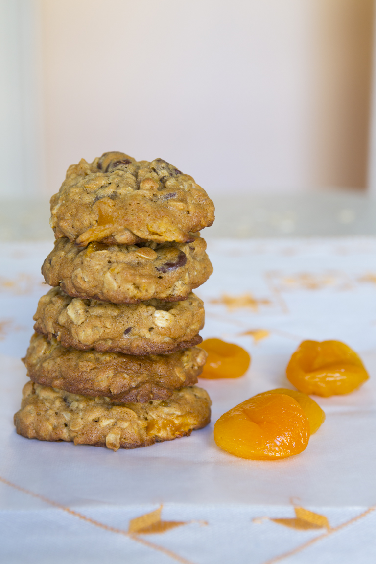 Oatmeal Cookies with French Apricots and Chocolate Chips